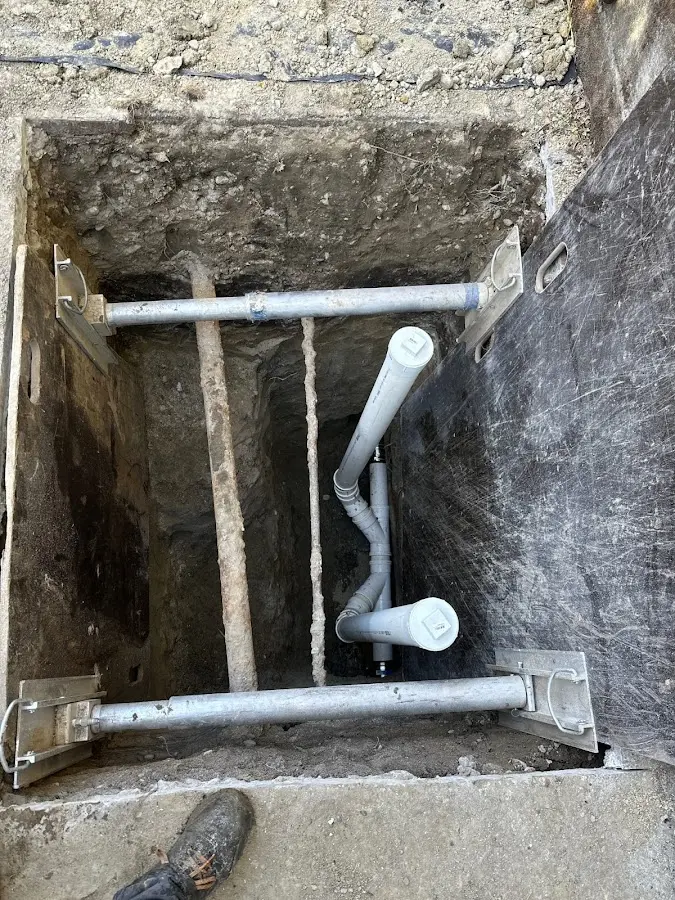 Experienced plumber completing Drain Cleaning work in Okeechobee